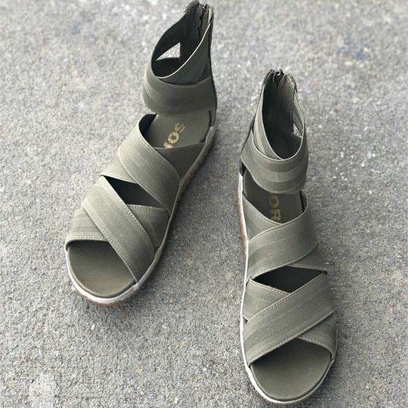 Sorel Shoes - Sorel strappy back zip sandals LIKE NEW